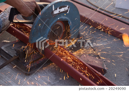 Cutting Steel channel with grinder Cutting Steel channel with grinder 20249090