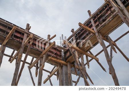 pillar and beam being constructed 20249478