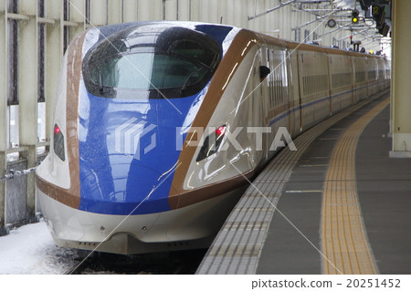 Joetsu / Hokuriku Shinkansen E7 series stopped at Takasaki Station Joetsu / Hokuriku Shinkansen E7 series stopped at Takasaki Station 20251452