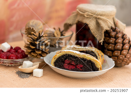 Poppy seed strudel with cherry 20251907