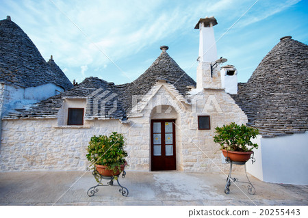 ALBEROBELLO, Traditional trulli houses in 20255443