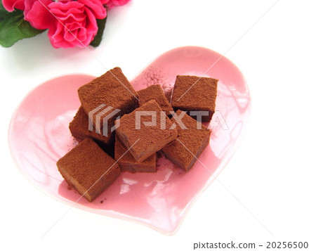 Handmade raw chocolate 20256500