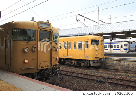 Sanyo Main Line: Line of trains bound for Kokura (Shimonoseki Station) 20262100