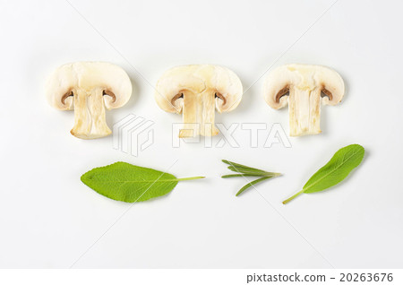 Sliced button mushroom 20263676