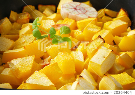 Diced pumpkin roasted with garlic Diced pumpkin roasted with garlic 20264404