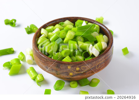 Chopped spring onions Chopped spring onions 20264916