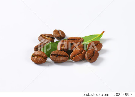 Roasted coffee beans 20264990