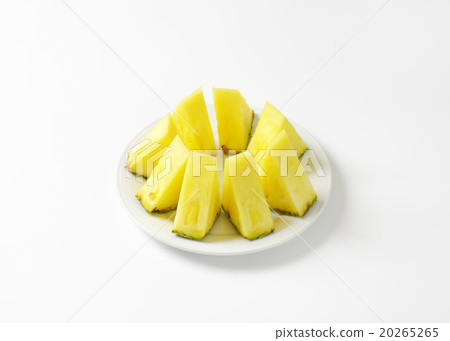 Fresh pineapple wedges 20265265