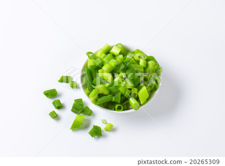 Chopped spring onions Chopped spring onions 20265309