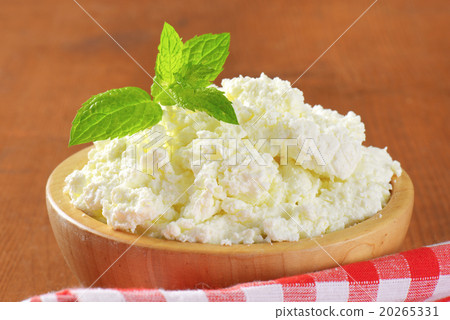 Crumbly cheese Crumbly cheese 20265331