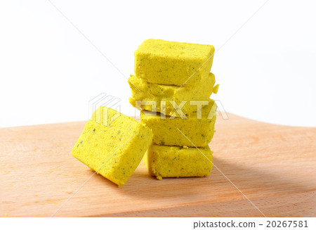 Chicken and vegetable bouillon cubes 20267581