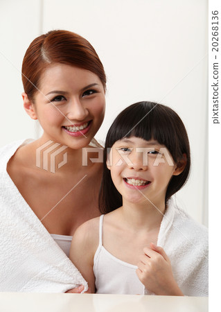 Woman wrapped in towel 20268136