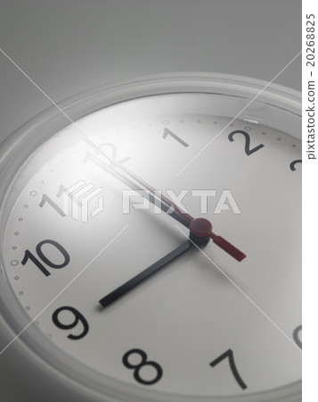 nine o'clock nine o'clock 20268825
