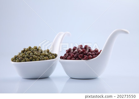 green and red beans 20273550