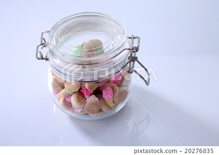 Belly button iced gem biscuits Belly button iced gem biscuits 20276835