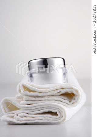moisturizing creams 20278815