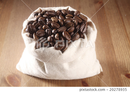 roasted coffee bean roasted coffee bean 20278935