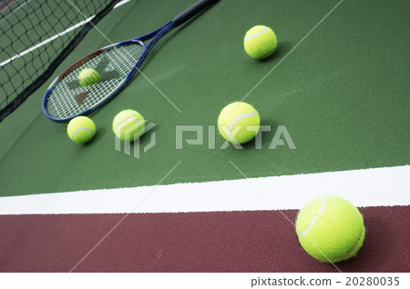 Tennis ball and racquet on Court Tennis ball and racquet on Court 20280035