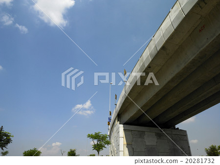 Freeway Flyover 20281732