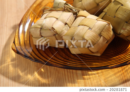 ketupat ketupat 20281871