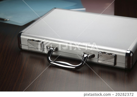 brief case brief case 20282372