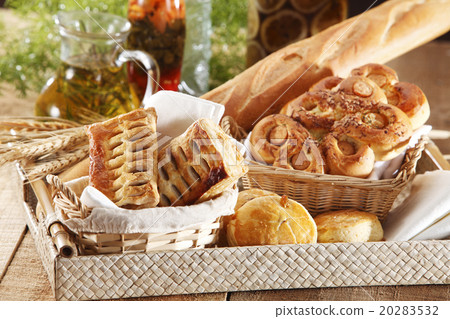 Bread 20283532