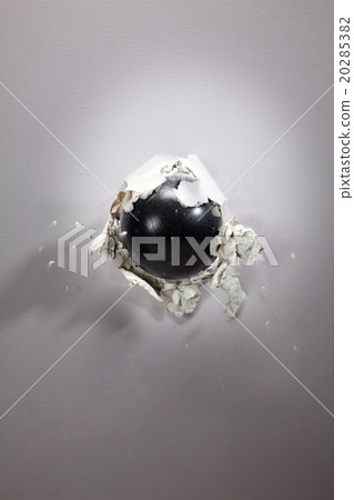 cracking cracking 20285382