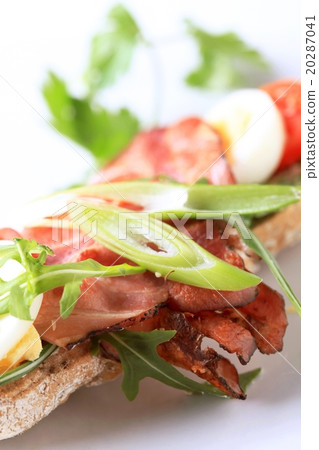 Brown roll with roasted ham Brown roll with roasted ham 20287041