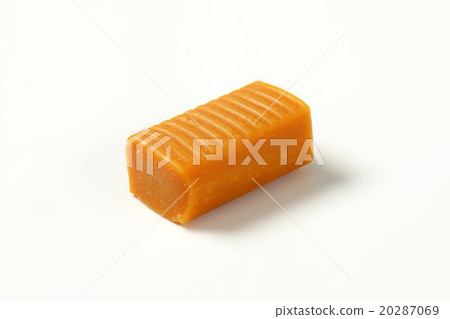 Chewy toffee candy 20287069