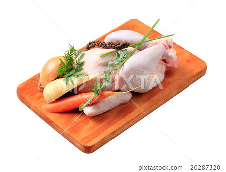 Raw chicken 20287320