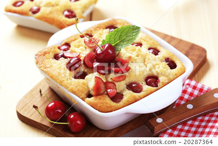 Cherry sponge cake Cherry sponge cake 20287364