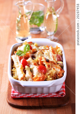 Vegetarian pasta 20287458
