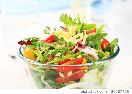 Fresh vegetable salad 20287706