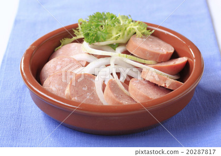 Sliced sausages and onion Sliced sausages and onion 20287817
