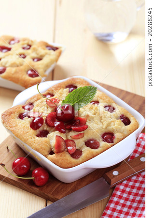 Cherry sponge cakes Cherry sponge cakes 20288245