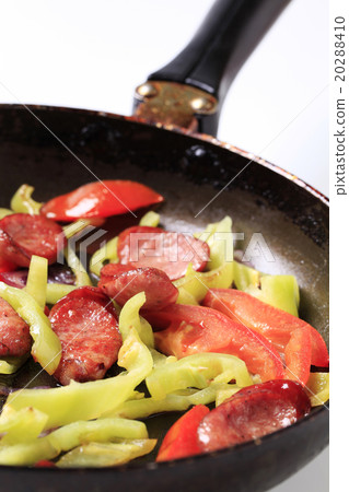 Sausage and vegetable stir fry 20288410