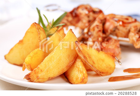 Baked potato wedges 20288528