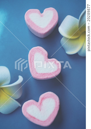 Heart of pink marshmallows Heart of pink marshmallows 20289877