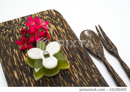Thai dessert, pandan Jelly serve on palm wood dish 20290405