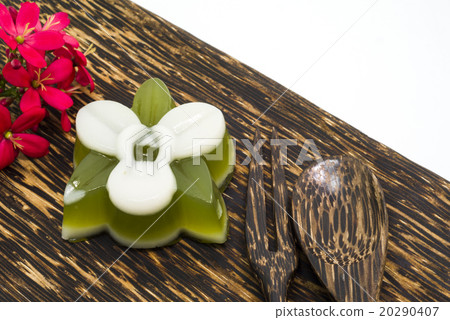 Thai dessert, pandan Jelly serve on palm wood dish 20290407