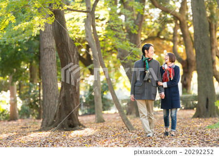 Married couple lifestyle walk Married couple lifestyle walk 20292252