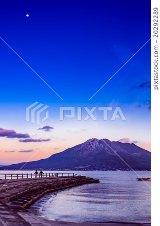 Evening view of Sakurajima seen from Isohama 20292289