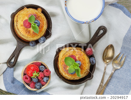 Pancakes with berries Pancakes with berries 20294917