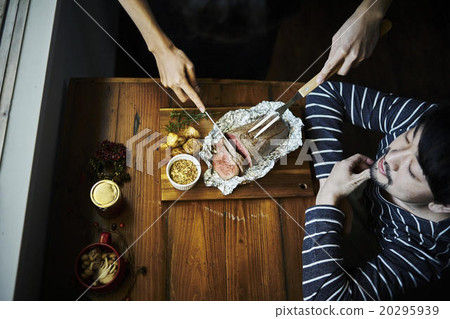 Men cooking with friends Men cooking with friends 20295939