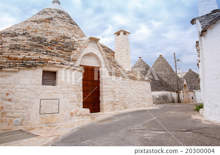 ALBEROBELLO, Traditional trulli houses in 20300004