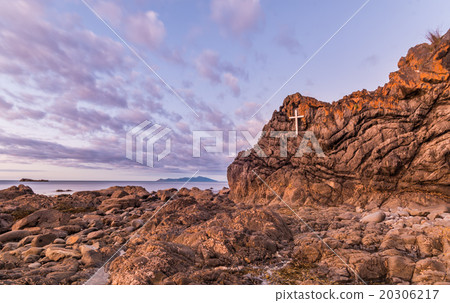 Lava Rock Cross 20306217