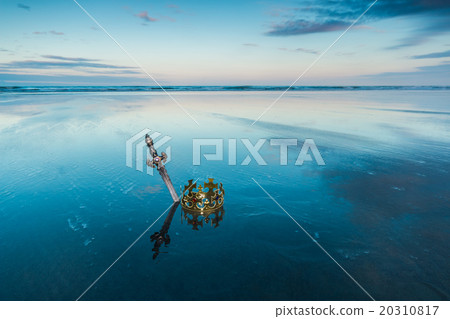 Crown and Sword Beach 20310817