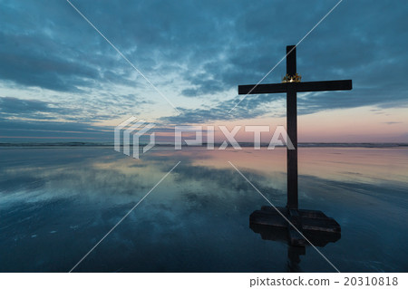 Crown On Cross 20310818