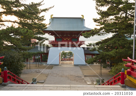 Aqua gates of Akama Shrine Aqua gates of Akama Shrine 20311010