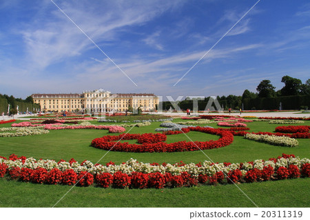 Schönbrunn Palace and Gardens (Austria) Schönbrunn Palace and Gardens (Austria) 20311319